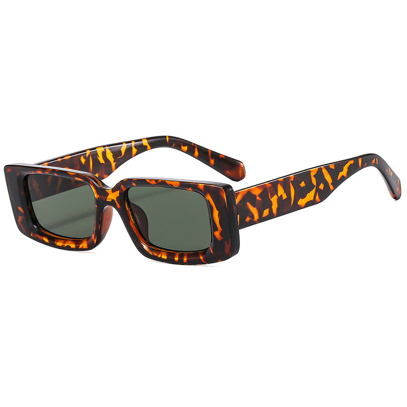 Dame moteriktig solbrille med trendy gjennomsiktig ramme og sporty design Luvikno