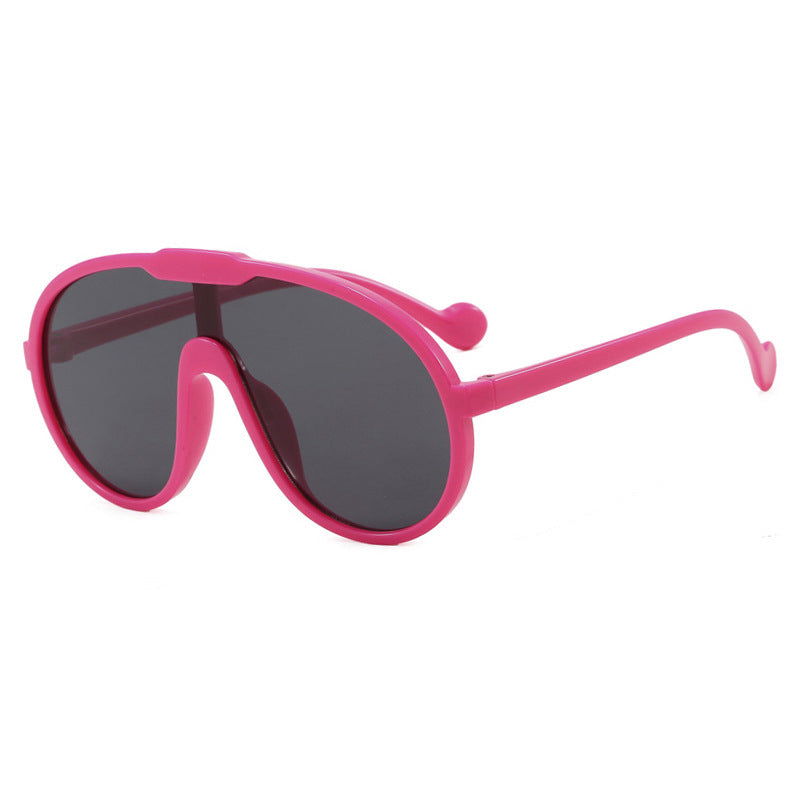 Dame moterisk sport-solbrille i unikt design med UV-beskyttelse og fleksible stenger Luvikno