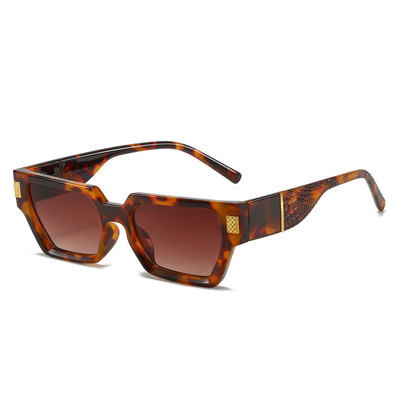 Dame moteriktig solbrille med unik geometrisk ramme og luksuriøse detaljer Luvikno