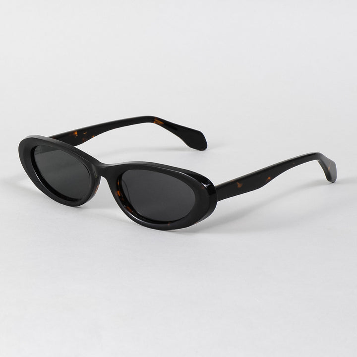 Dame designer solbriller i moderne oval design Luvikno