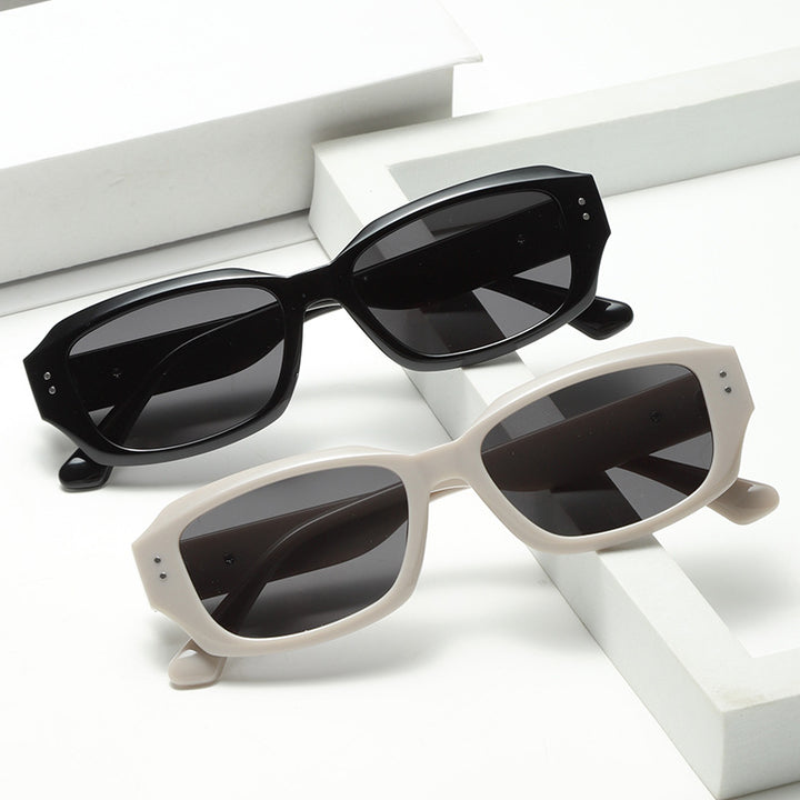 Dame trendy firkantet solbrille med innovativ gjennomsiktig ramme Luvikno