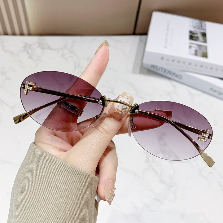 Dame Modische solbrille med innovativt design og komfortabel ramme Luvikno