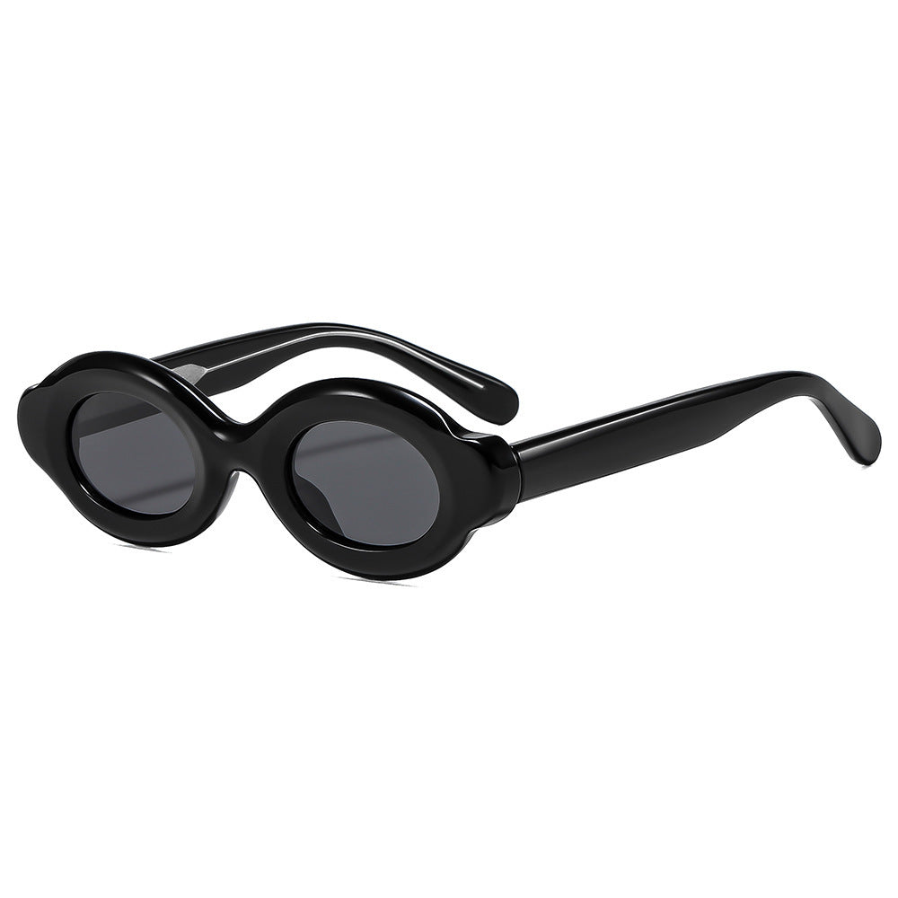 Dame moteriktig solbrille med unikt design Luvikno