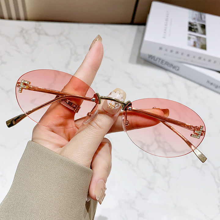 Dame Modische solbrille med innovativt design og komfortabel ramme Luvikno