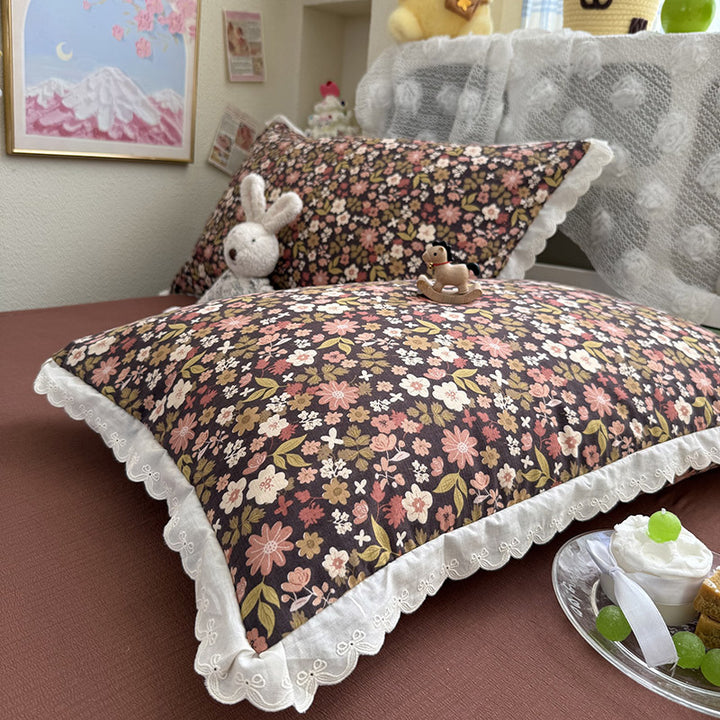 Dame Koselig Dagsdeke med lekent blomsterdesign Luvikno