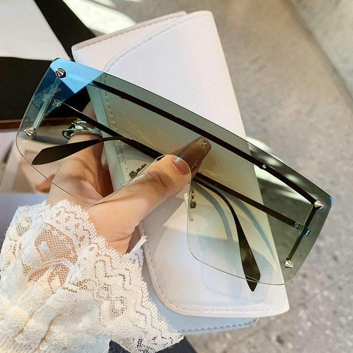 Dame oversized solbriller med moderne ramme og UV-beskyttelse Luvikno