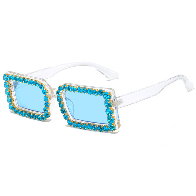 Dame moteriktig solbrille med glitrende rammedekorasjon Luvikno