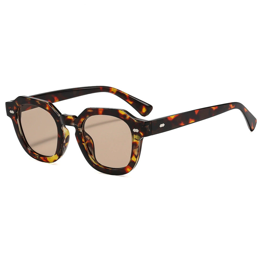 Dame solbrille i moderne design med polariserte linser Luvikno