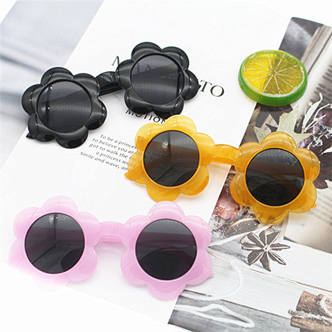 Dame solbrille i leken blomsterdesign Luvikno
