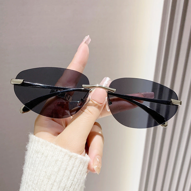 Dame Cat-Eye solbriller med unikt design Luvikno