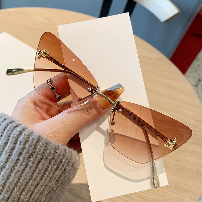Damer Cat-Eye solbriller i moderne design med innovativ ramme Luvikno