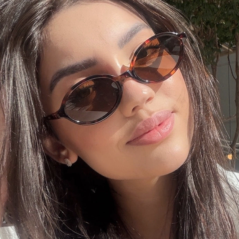 Dame moteriktig retro-inspirert solbrille Luvikno