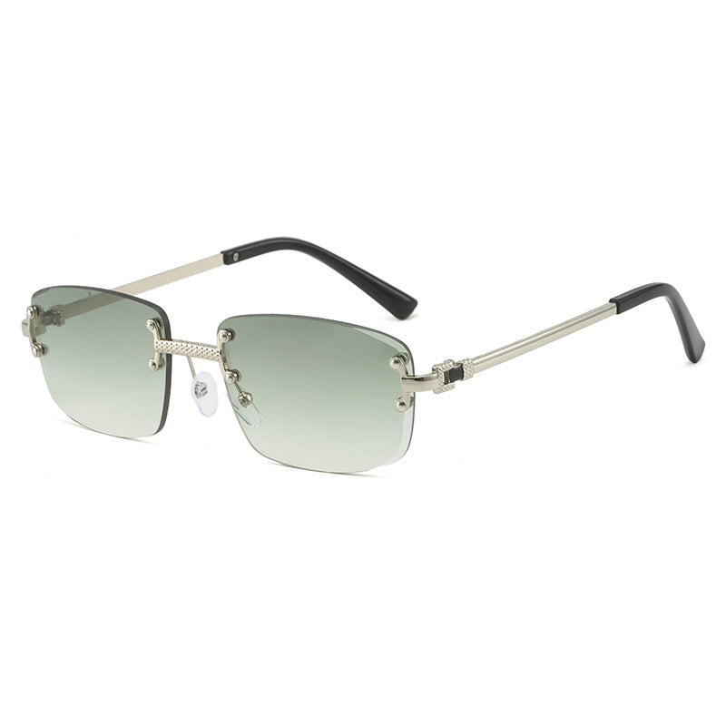 Dame moteriktig solbrille i innovativ design Luvikno