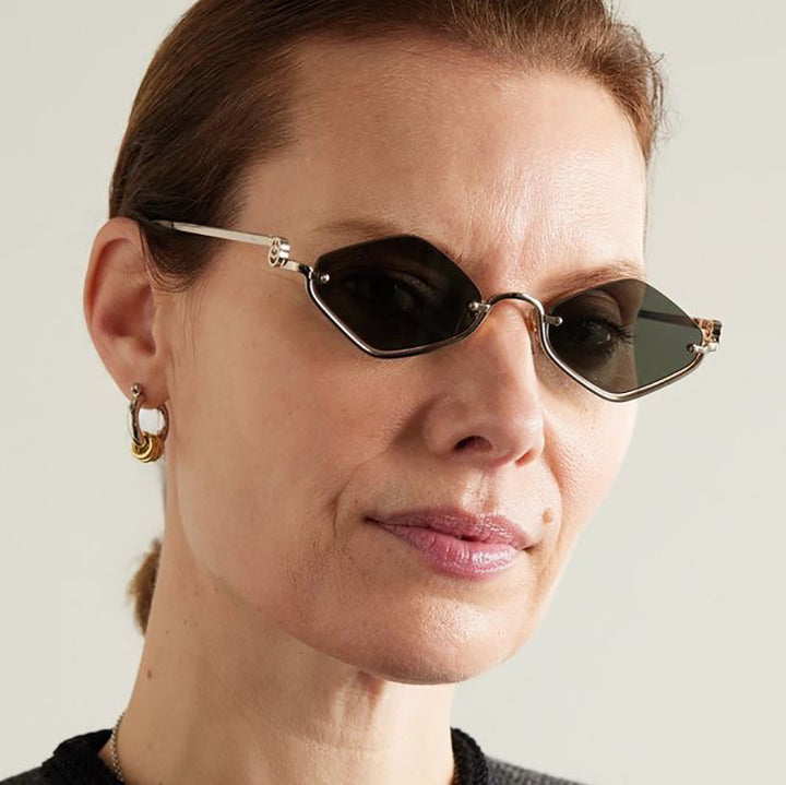 Dame trendy kvadratisk solbrille med filigran metallramme Luvikno