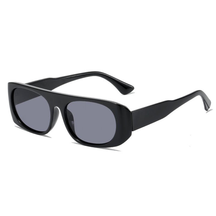 Dame moteriktig solbrille i elegant skjolddesign Luvikno