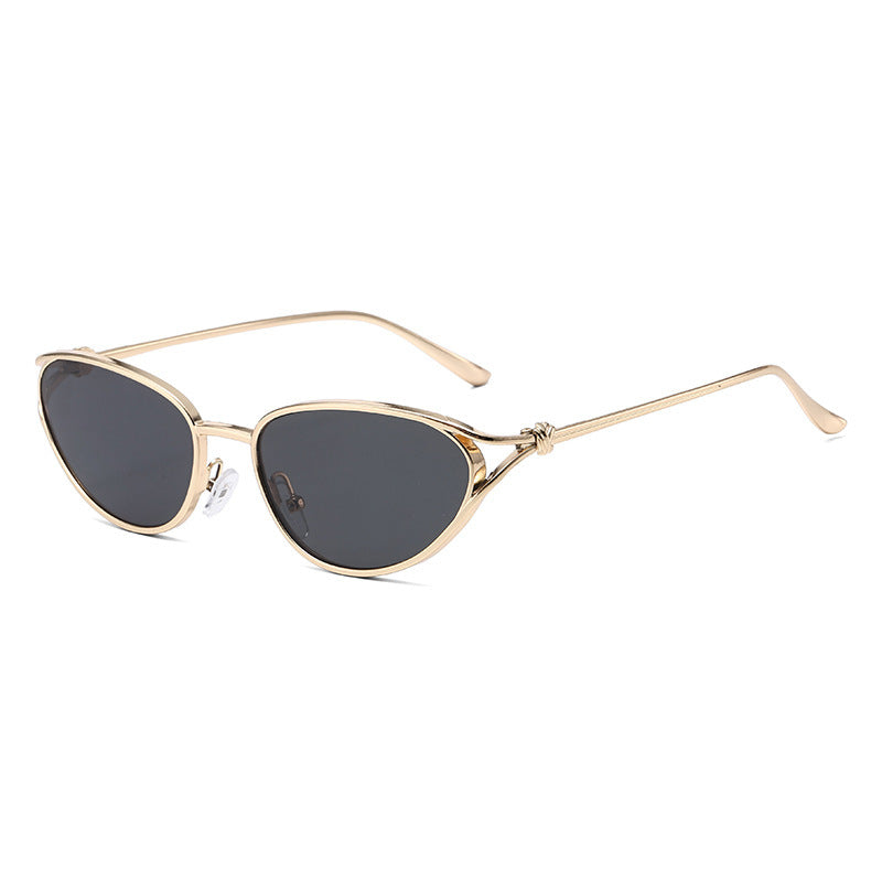 Dame Cat-Eye solbriller med elegant gullramme og polarisert glass Luvikno
