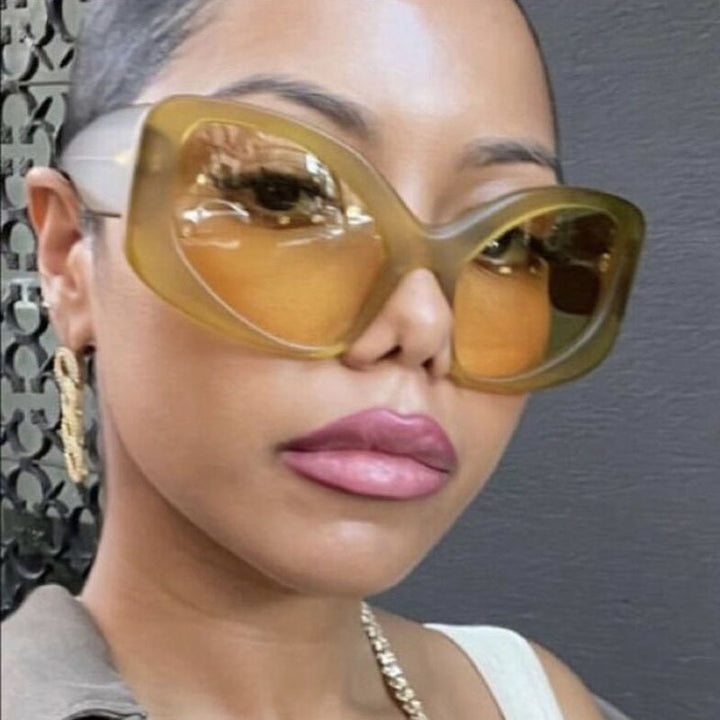 Dame elegant oversized solbrille med markant design Luvikno