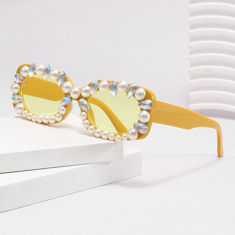 Damer elegant solbrille med perlepynt Luvikno