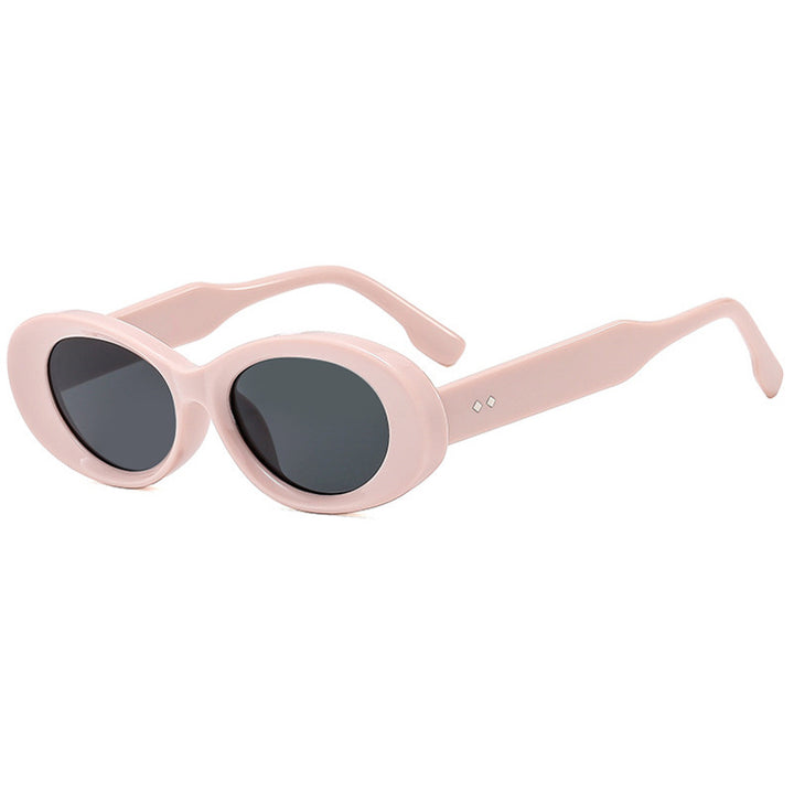 Dame moteriktig solbrille i elegant retrostil Luvikno