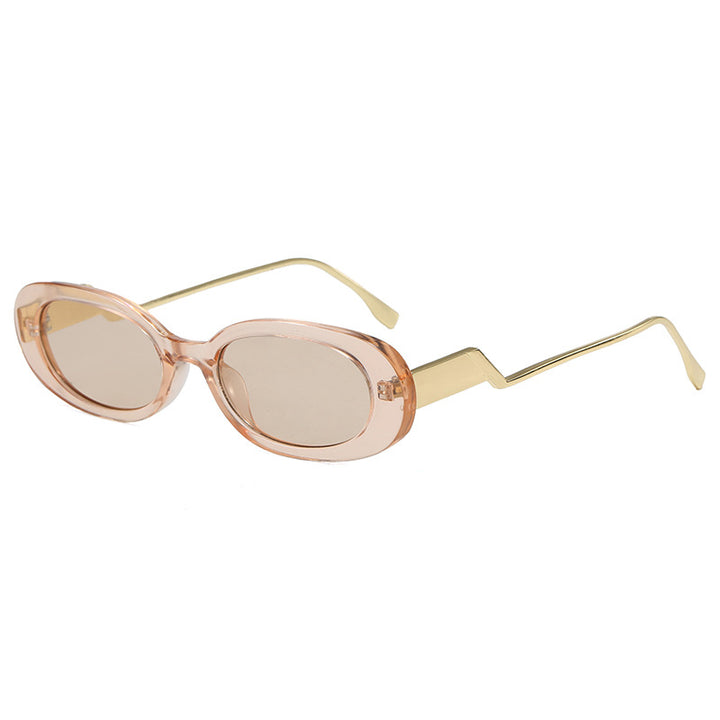 Dame retro-inspirert solbrille med moderne design og markant ramme Luvikno