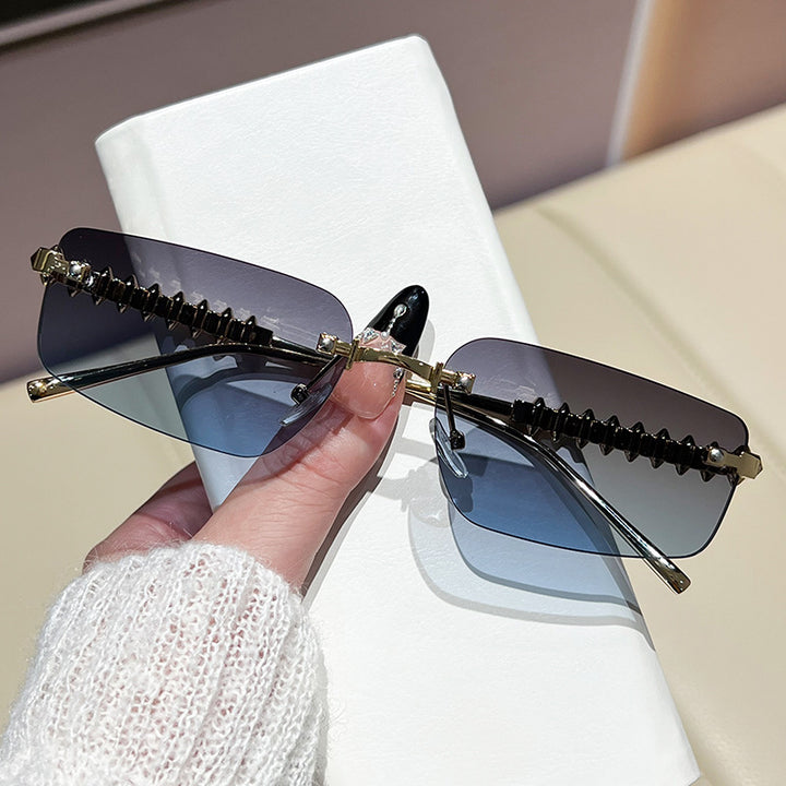 Dame elegant og moteriktig brille Luvikno