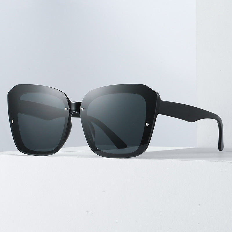 Damer oversized kvadratisk solbrille med sofistikert ramme Luvikno