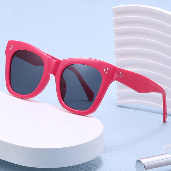 Dame moteriktig solbrille i stilfullt katteøye-design Luvikno