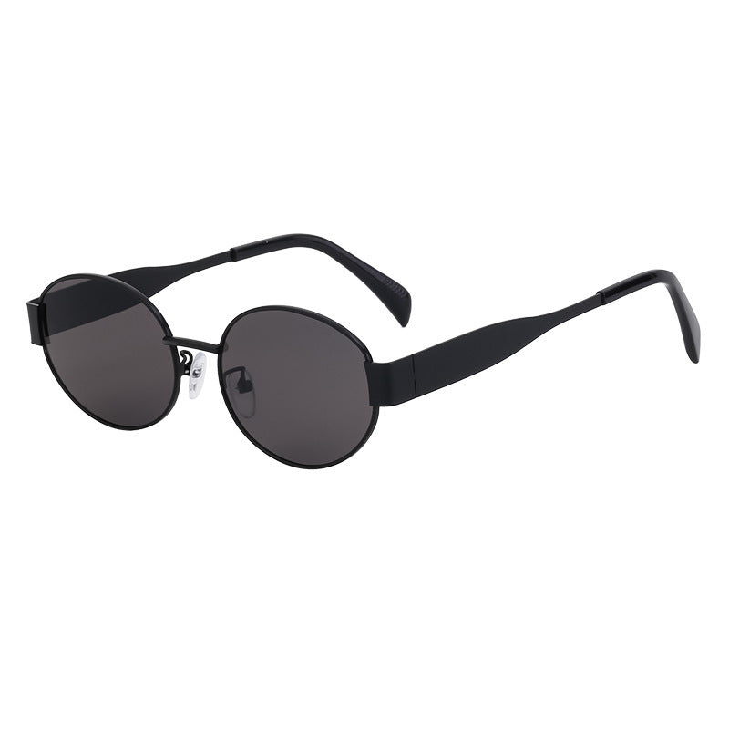 Dame moteriktig solbrille i elegant oval design Luvikno