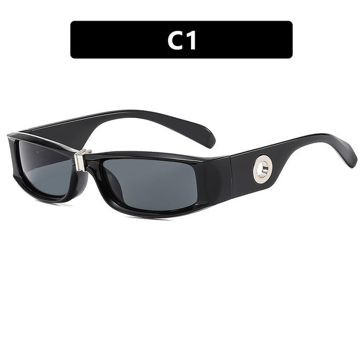 Dame moteriktig solbrille med beskyttende UV-filter og robust ramme Luvikno