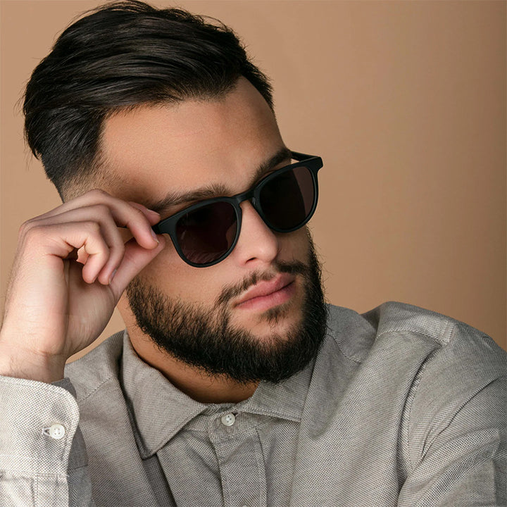 Dame elegant solbrille i minimalistisk design Luvikno