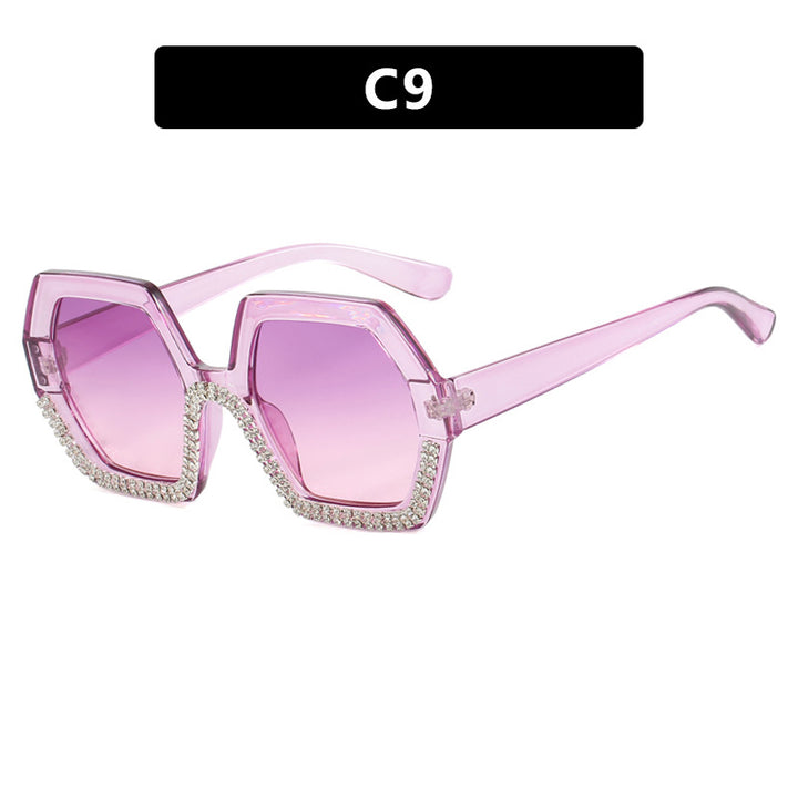 Dame extravagant solbrille med sekstitkantet ramme og strassbelagte aksenter Luvikno