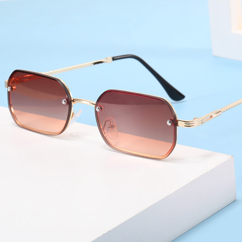 Damer moterikt Åttekantet solbrille med luksuriøs metallramme Luvikno