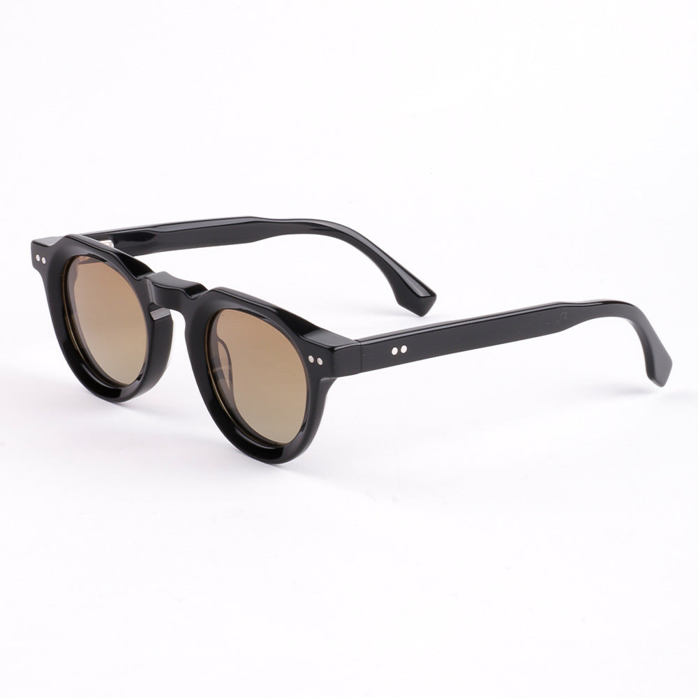 Dame moteriktig solbrille i unikt retrodesign med polariserte linser Luvikno