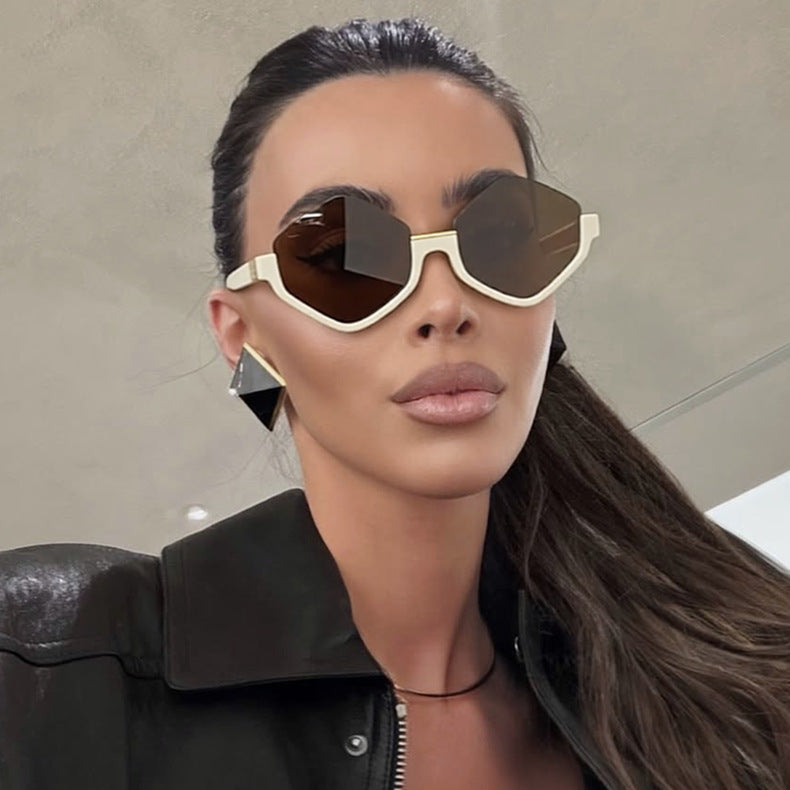 Dame moteriktig solbrille med trendy sekskantet ramme og beskyttende linser Luvikno