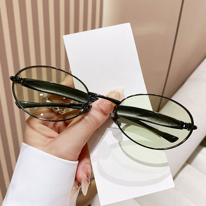 Dame moteriktig Oversized-solbrille med elegant design Luvikno
