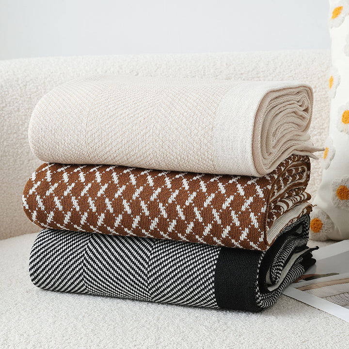 Kvinnelig Elegant Snuggle Blanket laget av Myk Strikk med Geometrisk Mønster Luvikno
