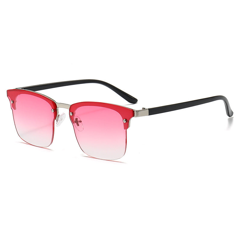 Dame moteriktig kvadratisk solbrille med robust ramme Luvikno