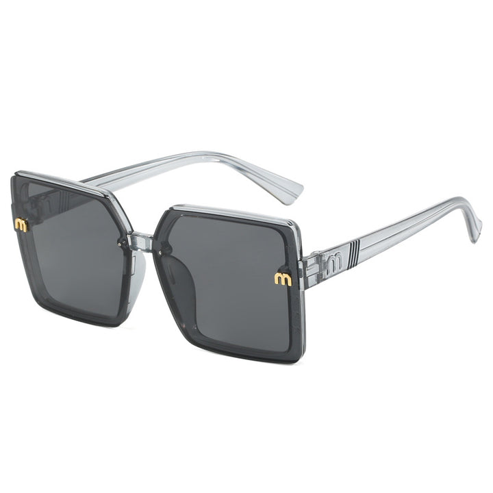 Dame moteriktig kvadratisk solbrille med speilende gradient Luvikno