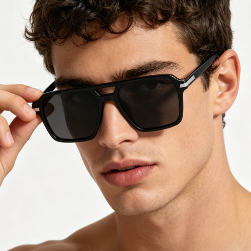 Dame firkantet solbrille med elegant gjennomsiktig ramme Luvikno