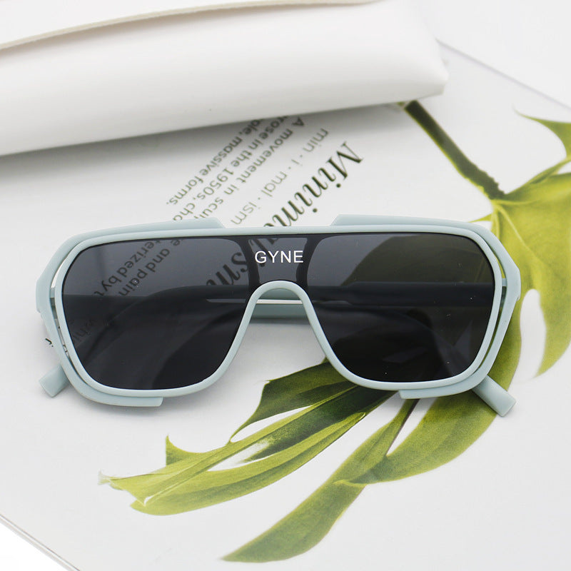 Dame Sporty solbrille med moderne design Luvikno