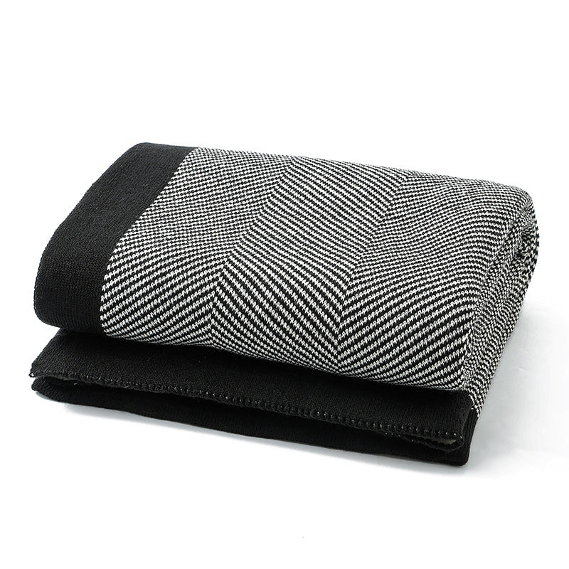 Kvinnelig Elegant Snuggle Blanket laget av Myk Strikk med Geometrisk Mønster Luvikno