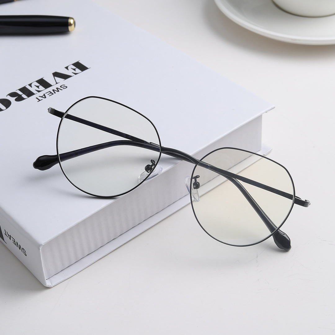 Damer stilige briller i elegant, minimalistisk design Luvikno