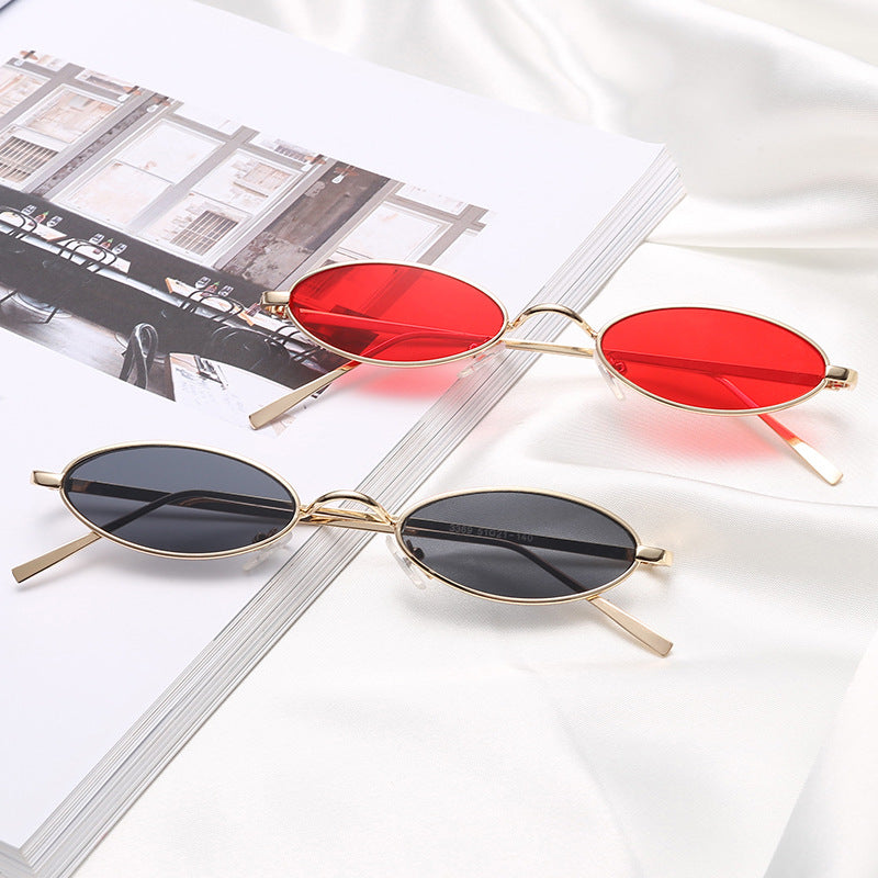 Dame elegant solbrille i oval metallramme Luvikno