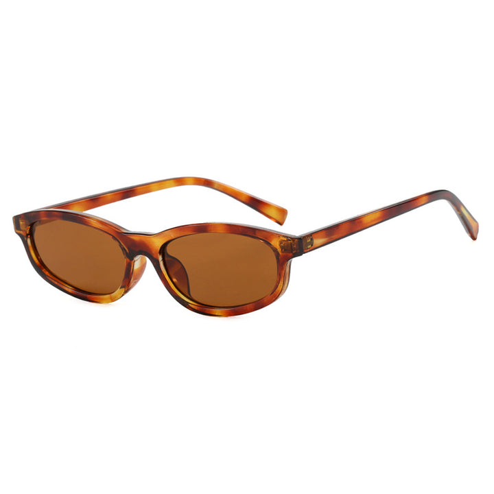 Dame moteriktig solbrille med elegant design Luvikno