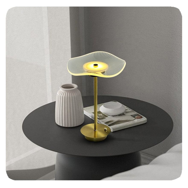 Luvikno | Elegant LED Skrivebordslampe med Justerbart Design