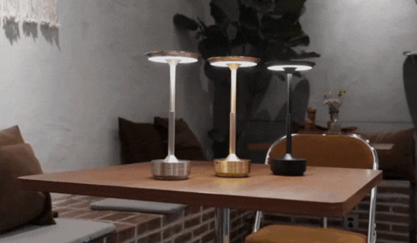 Luvikno | Elegant Trådløs Bordlampe med Berøringskontroll og Endringsbare Lystyper