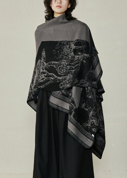 Luvik | Painajajäähyys puuvillasta neulottu huppari mustalla V-aukkolla