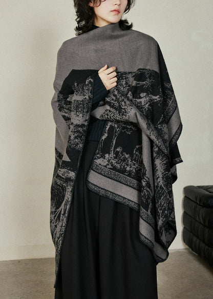 Luvik | Painajajäähyys puuvillasta neulottu huppari mustalla V-aukkolla