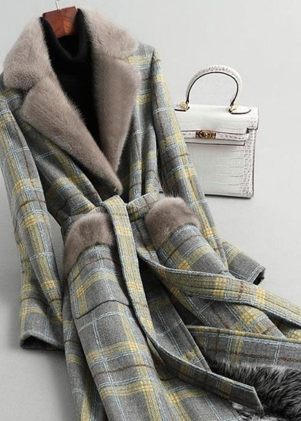 Luvik | Ruudullinen Peter Pan -kaulusvillakangastakki talvella