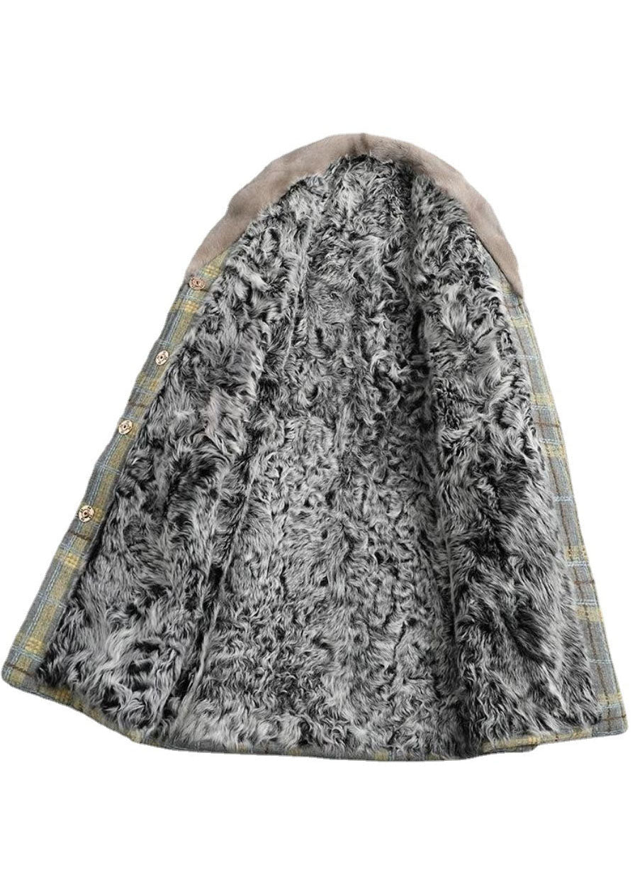 Luvik | Ruudullinen Peter Pan -kaulusvillakangastakki talvella